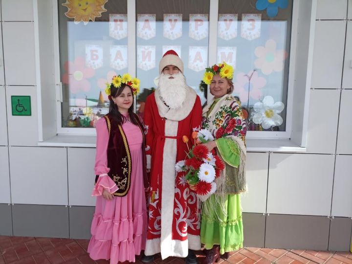 Сегодня в Уруссинской гимназии прошёл Науруз байрам