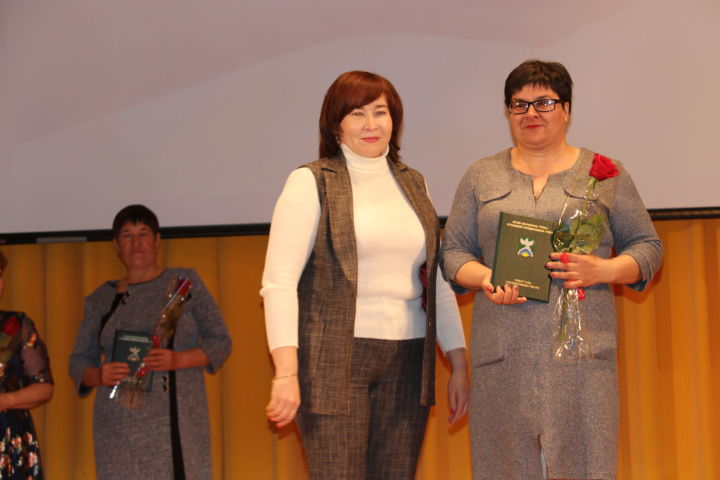 Ютазинским коммунальщикам и бытовикам вручили награды