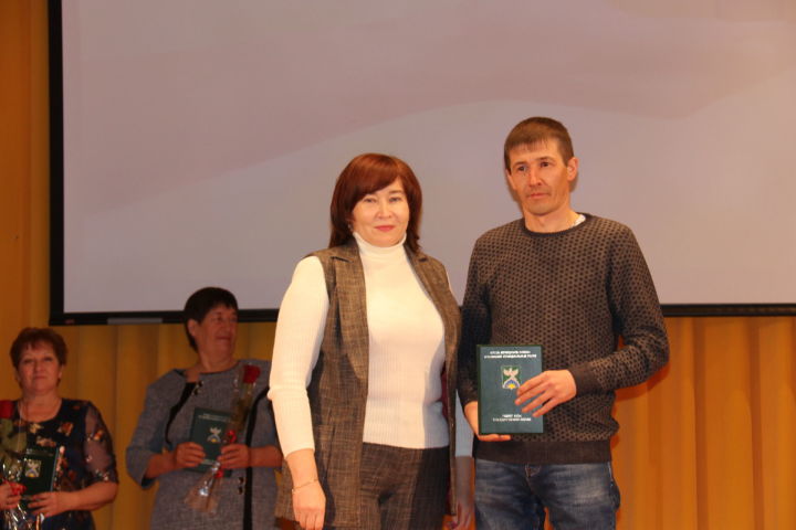 Ютазинским коммунальщикам и бытовикам вручили награды