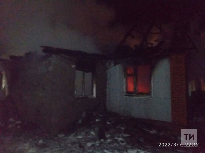 Мать с сыном погибли на пожаре в частном доме в Нижнекамском районе