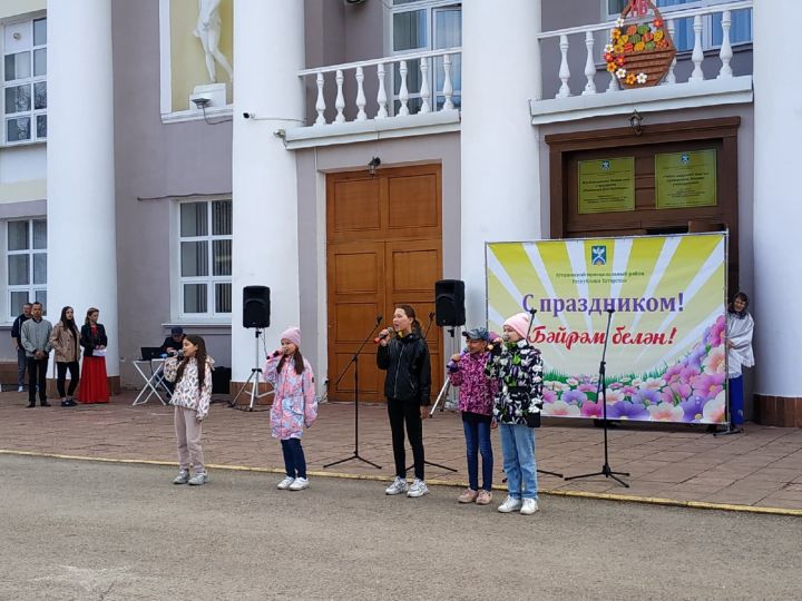 Сегодня на площади Районного дома культуры состоялось празднование светлой Пасхи