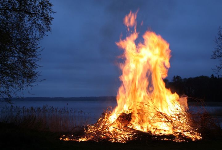 В Татарстане за эти выходные произошло сто пожаров из-за горения сухой травы