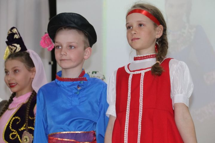 В Уруссинской гимназии – районный конкурс «Хоровод дружбы»