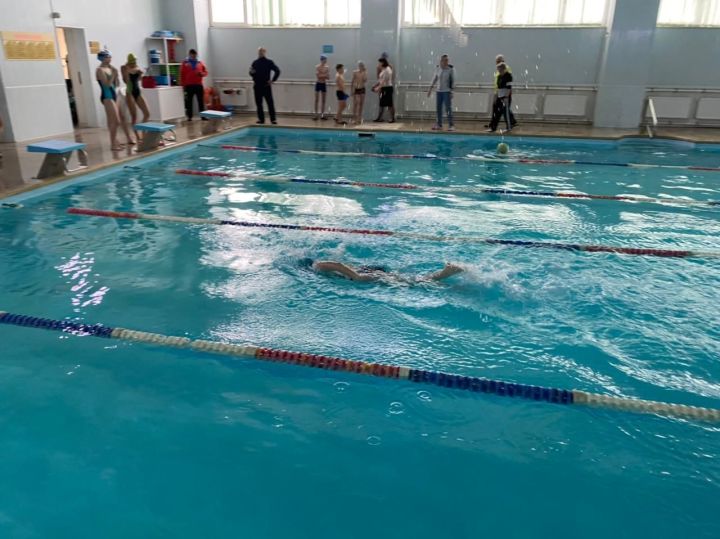 Юнармейцы приняли участие в соревновании по плаванию