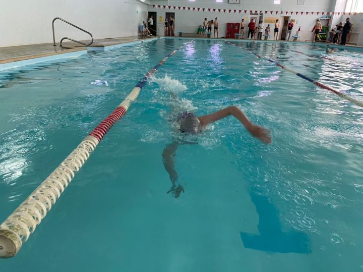 Юнармейцы приняли участие в соревновании по плаванию