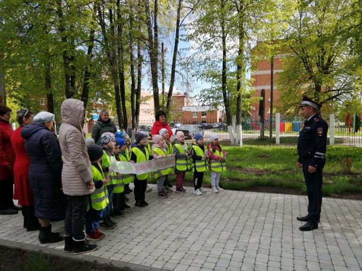 В Татарстане сотрудники Госавтоинспекции проводят акцию «Ребенок - главный пассажир!»