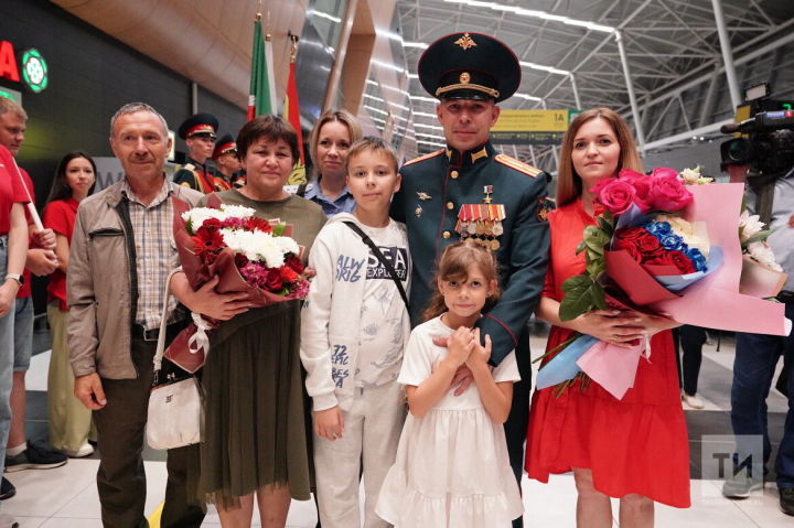 Вернувшиеся из зоны СВО в Казань Герои России: «Это не подвиг, а наша работа»