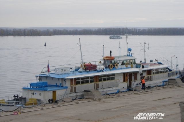 В Татарстане теплоход «ОМ» высадил пассажиров на полпути и отказался плыть