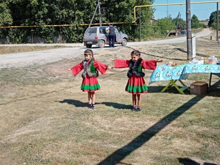 Для уруссинцев  работники сельских домов культуры провели праздник двора