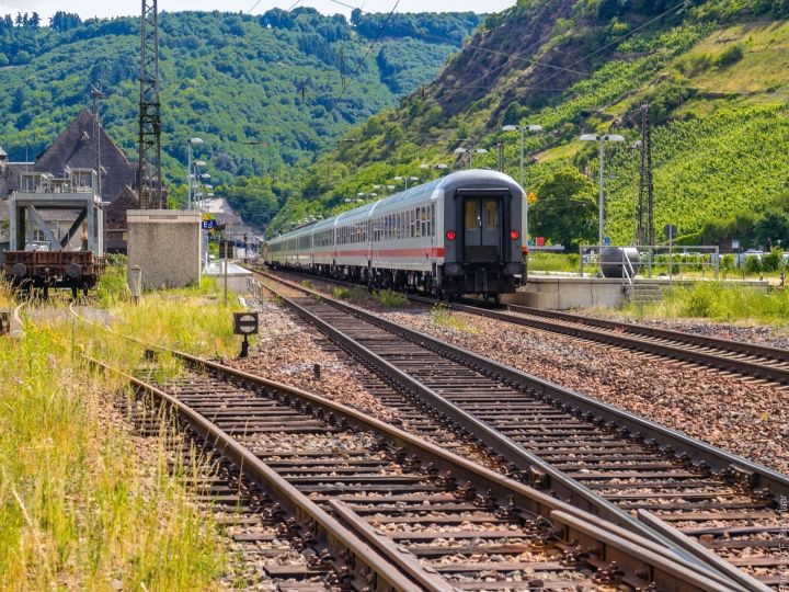 Расписание движения двадцати трех пригородных поездов в РТ изменится уже завтра