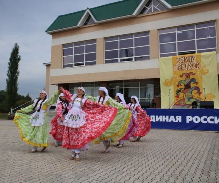 В селе Ермекеево РБ прошёл Межрегиональный фестиваль народов Икского региона «Земля Предков»