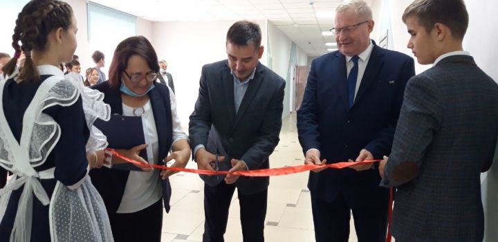 В Каразерикской СОШ открыли учебный центр «Точка роста»