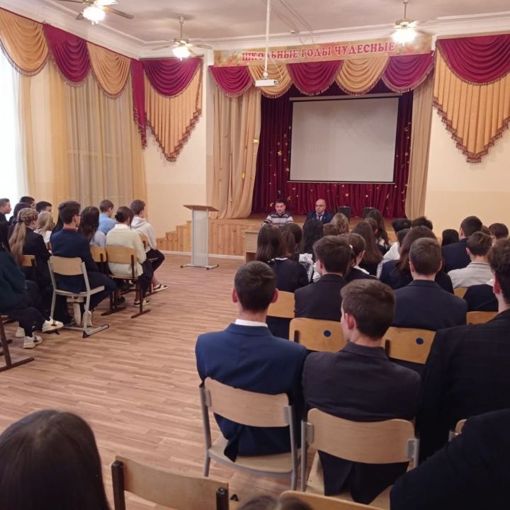 Ютазинские старшеклассники встретились с председателем КДН
