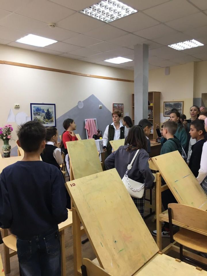 Сегодня учащиеся Уруссинской гимназии побывали на экскурсии в школе Искусств