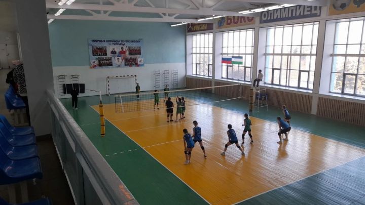 Школьная волейбольная команда «Уруссинка» приняла участие в межрегиональном турнире