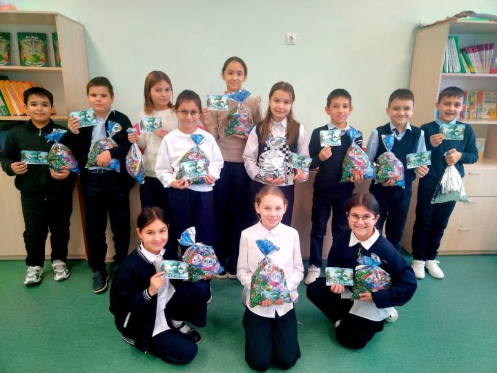 Младшие школьники Ютазинского района получили подарки от главы