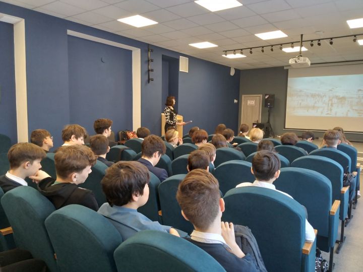 В районной библиотеке прошло мероприятие для школьников на тему: «Сталинградская битва»