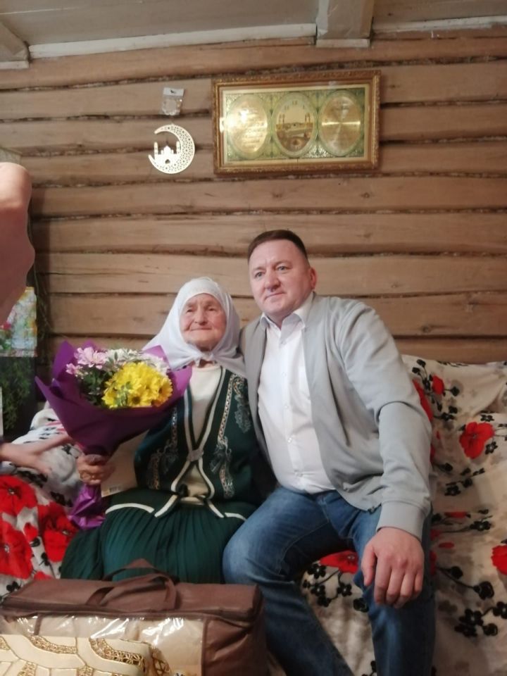 Многие лесопосадки района – ее рук дело