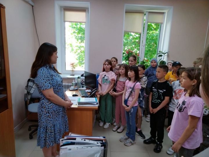 Уруссинские школьники побывали в архиве района