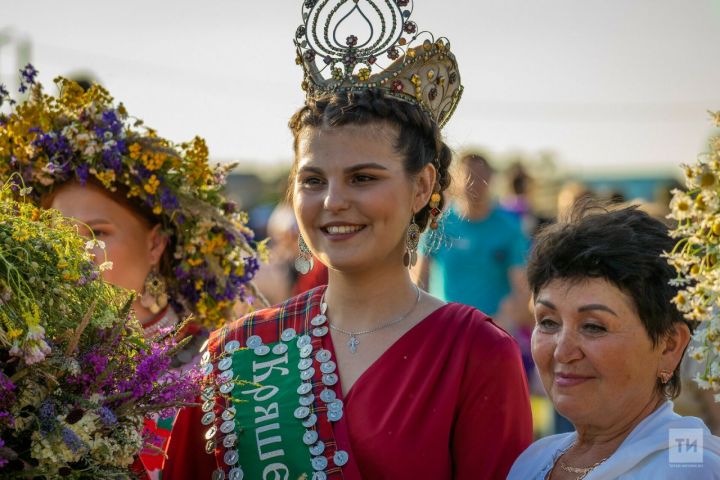 За титул «Кряшенской красавицы» на празднике «Питрау» сразятся десять девушек