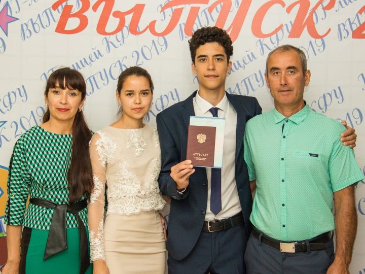 Чествование лучших семей республики прошло сегодня в Казанском Кремле