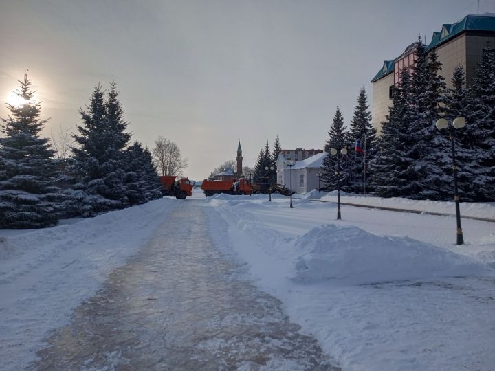 За новогодние праздники в районе вывозилось 20 КамАЗов снега ежедневно