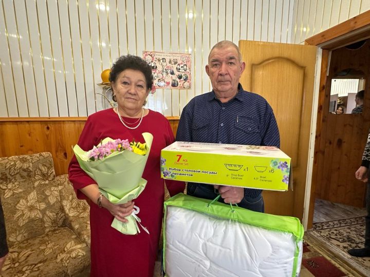 Семья Мухлисовых из Каразерика отметила 50-летие совместной жизни