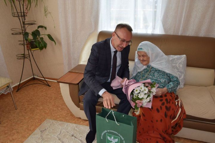 Ютазинцы довели поздравления Раиса Татарстана