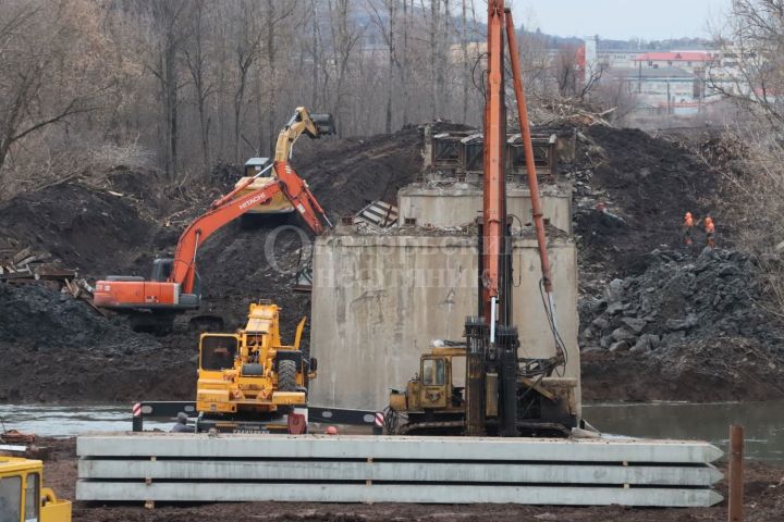 Старый мост, находившийся на границе Башкирии и Татарстана, в районе посёлка Уруссу, больше не существует