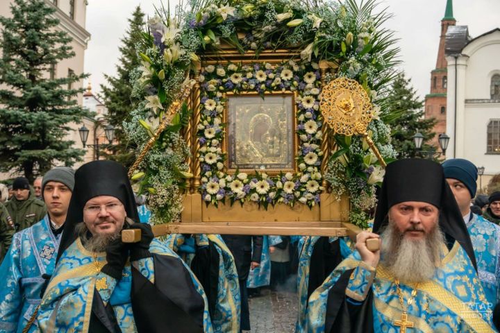 Крестный ход с Казанской иконой Божией Матери прошел в столице Татарстана