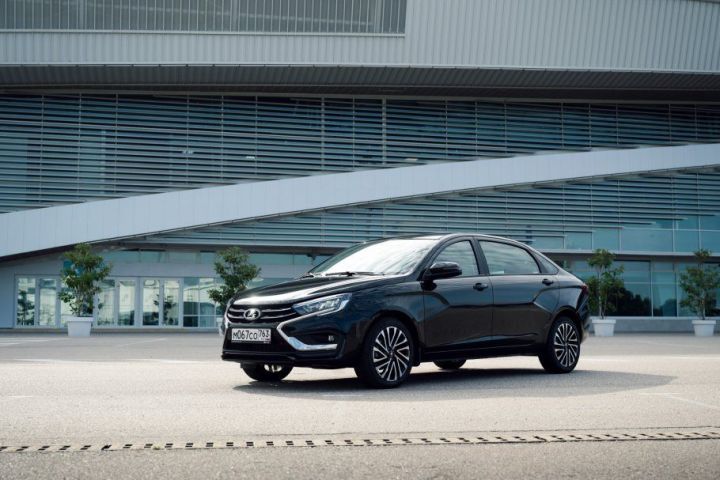 АвтоВАЗ объявил о начале продаж бизнес-седана Lada Aura