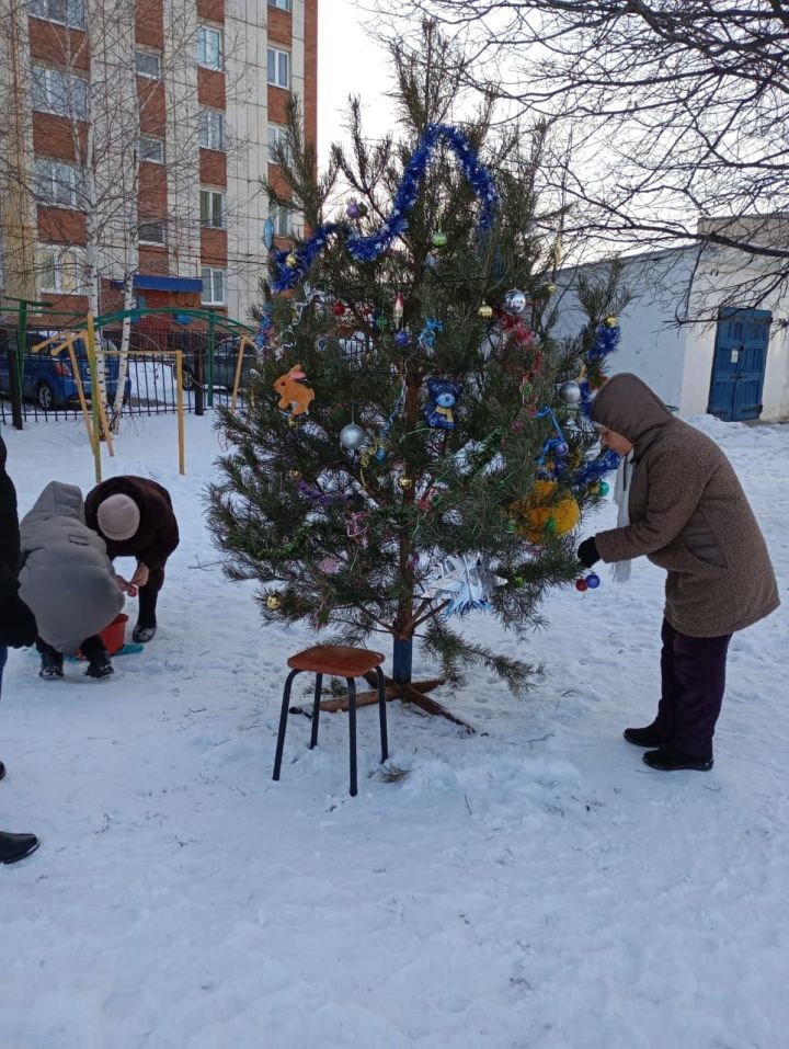 Рукодители ТОС на своих территориях проводят работу к встрече Нового года