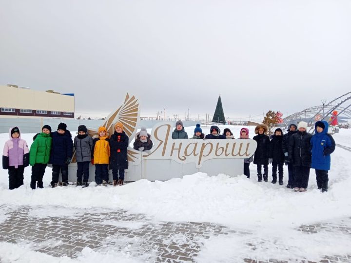 Новогодние подарки представляют собой не просто вещи, а искорки волшебства и радости, которые мы обмениваемся друг с другом накануне праздника