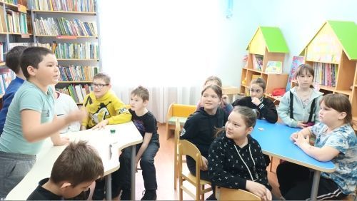 В Центральной детской библиотеке прошла игра «Семейные страницы» для учащихся УСОШ № 2