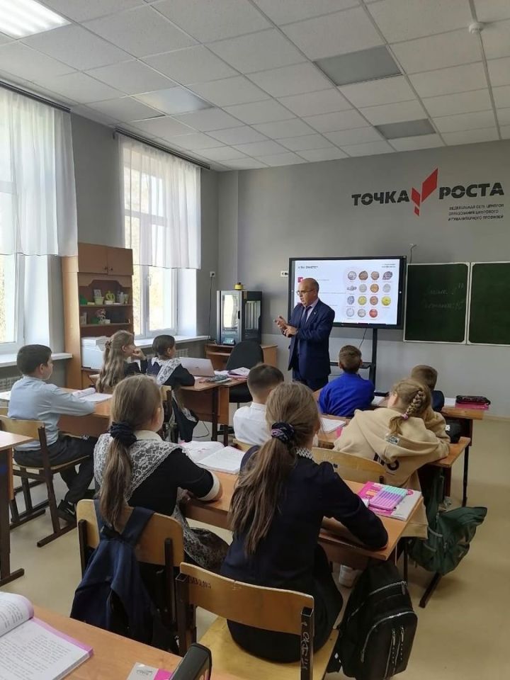 Реформа преподавания обществознания в школах России: акцент на практику и сокращение часов