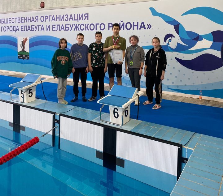 Уруссинский парень Арман Якупов чемпион среди пловцов РТ