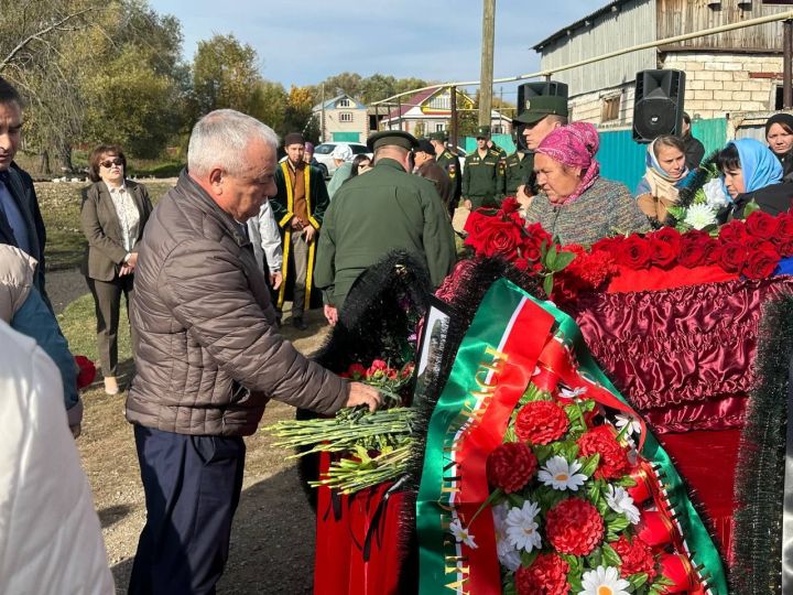 Уроженцев Ютазинского района проводили в последний путь как героев