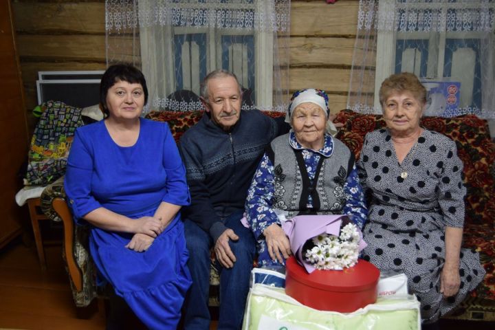 Малоуруссинка Разина-ханум Мухамадиева перешагнула 90-летний жизненный рубеж