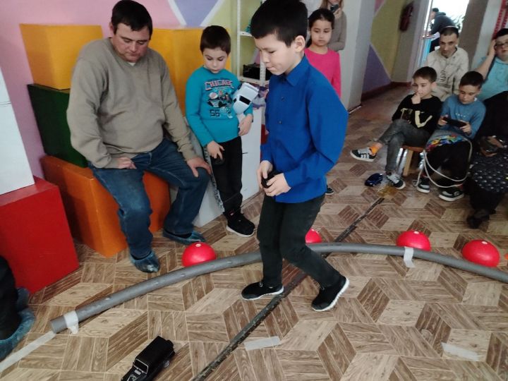 «Гонки-2025»: районный конкурс радиоуправляемых автомобилей в Уруссу