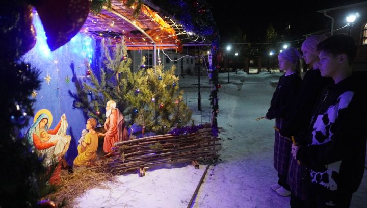 В Свято-Никольском храме Уруссу состоялась Рождественская служба