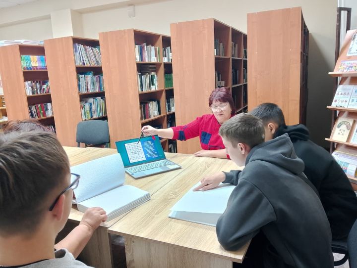 В Каракашлинской сельской библиотеке прошел час информации «Прикоснись и узнаешь»