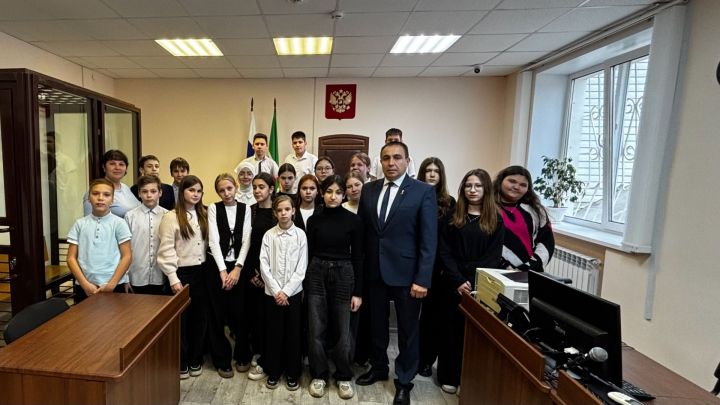 Семиклассники Уруссинской школы №2 побывали в районном суде