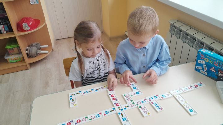 В Уруссинском детском саду №3 правила дорожного движения изучают в игре