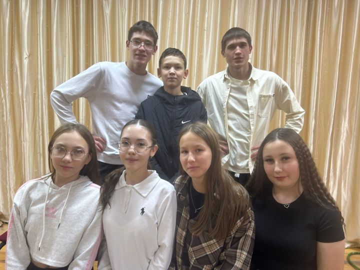 «Театр – это жизнь!»: Подгорновский СДК погрузил подростков в мир сцены
