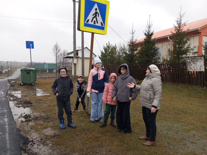 Правила дорожные знать каждому положено