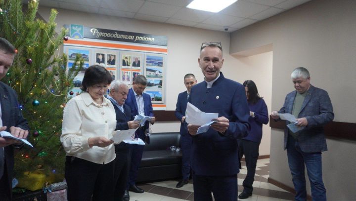 Новогоднее чудо начинается с доброго сердца.