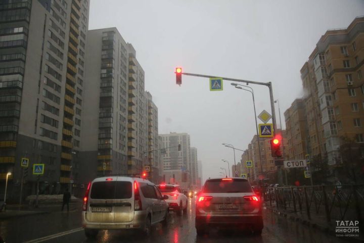 Выезд на перекресток во время затора грозит водителю штрафом в 1000 рублей