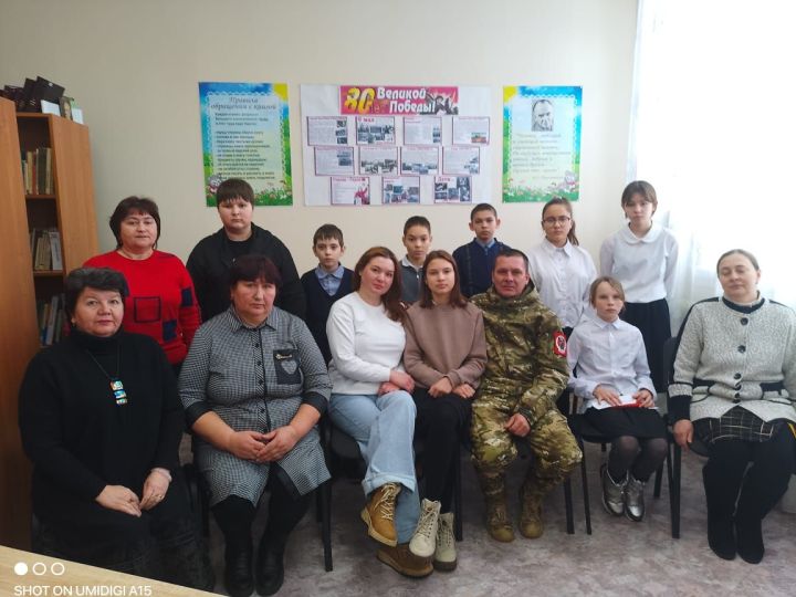 В Каракашлинской сельской библиотеке состоялась встреча с участником специальной военной операции