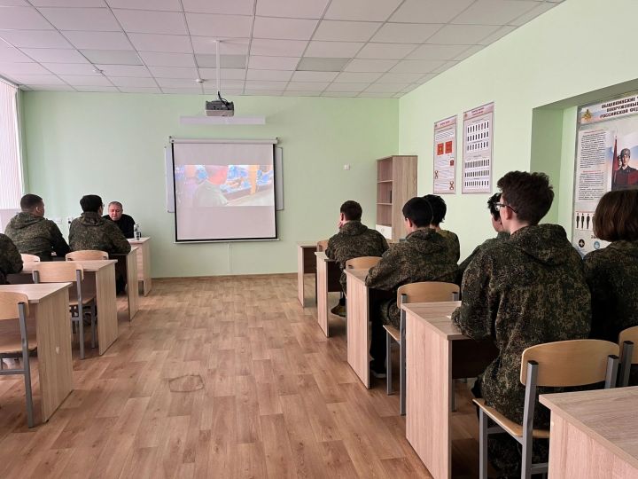 Ученики гимназии осваивают уроки истинного патриотизма!
