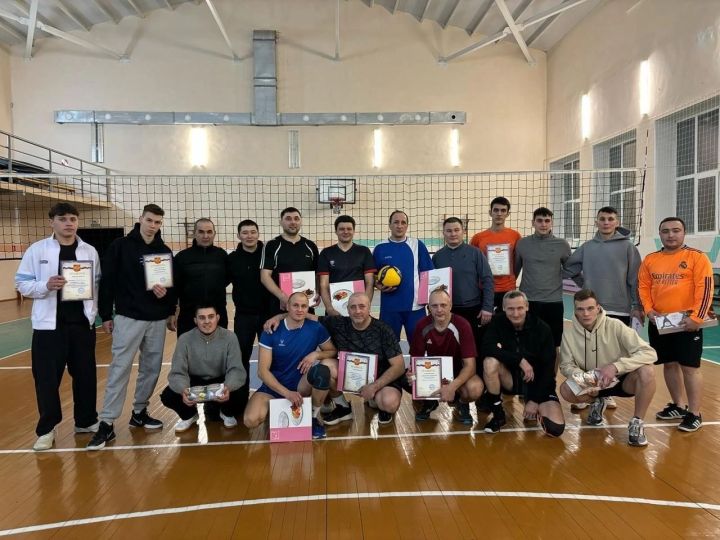 16 февраля в СОК «Батыр» село Байряка прошёл волейбольный турнир, посвященный Дню защитника Отечества
